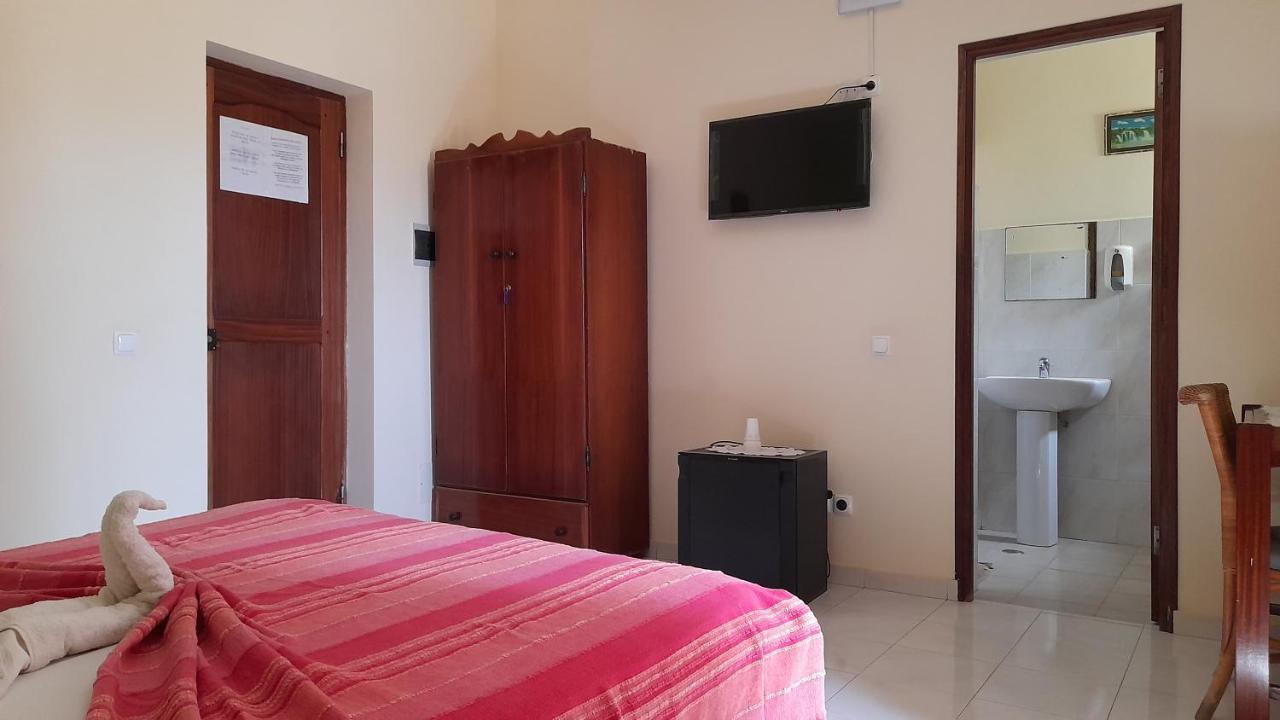 サル・レイ Residencial Rosa Criola Bed & Breakfast エクステリア 写真