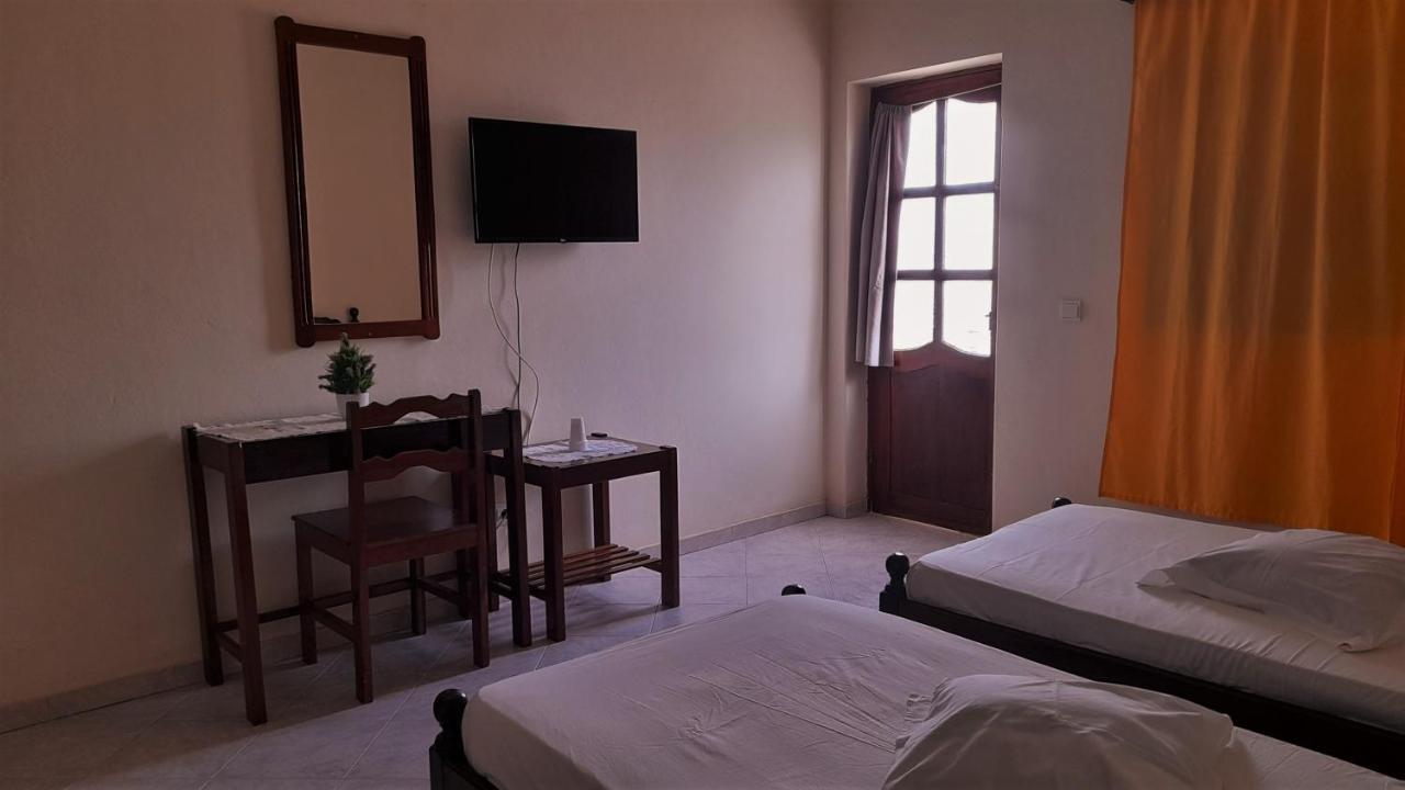 サル・レイ Residencial Rosa Criola Bed & Breakfast エクステリア 写真